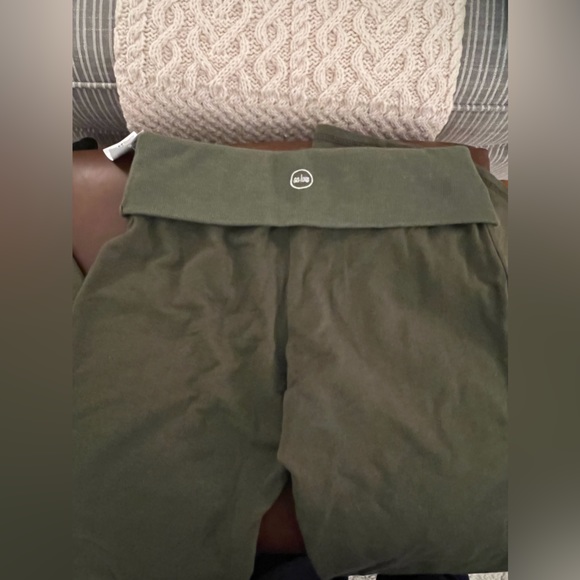 SOLOW yoga pants sz Small in olive green - Picture 4 of 4